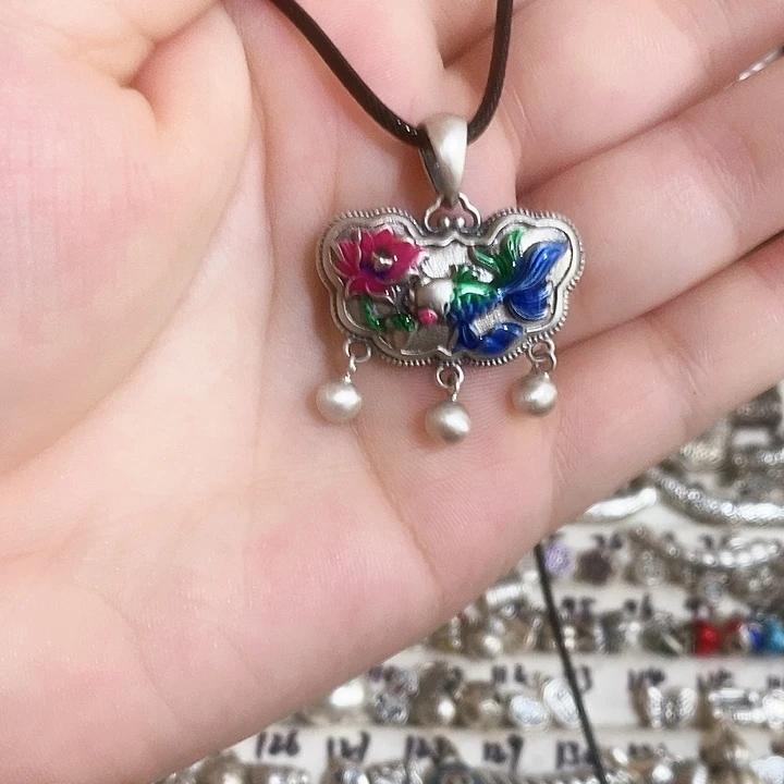 无足银足银鱼莲花吊坠