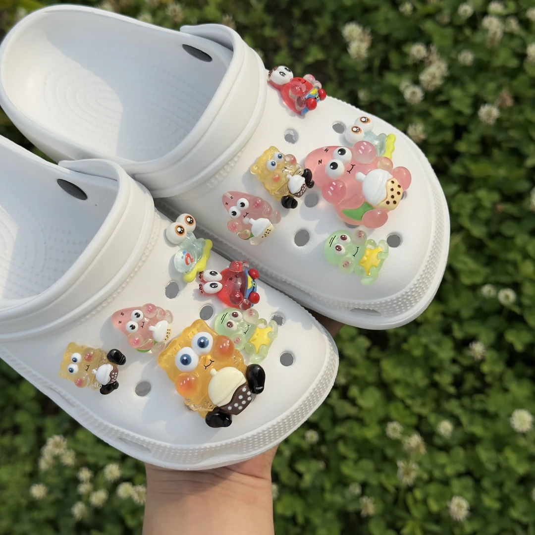 夏日海绵宝宝派大星鞋扣可爱卡通立体时尚休闲百搭配饰洞洞鞋装饰
