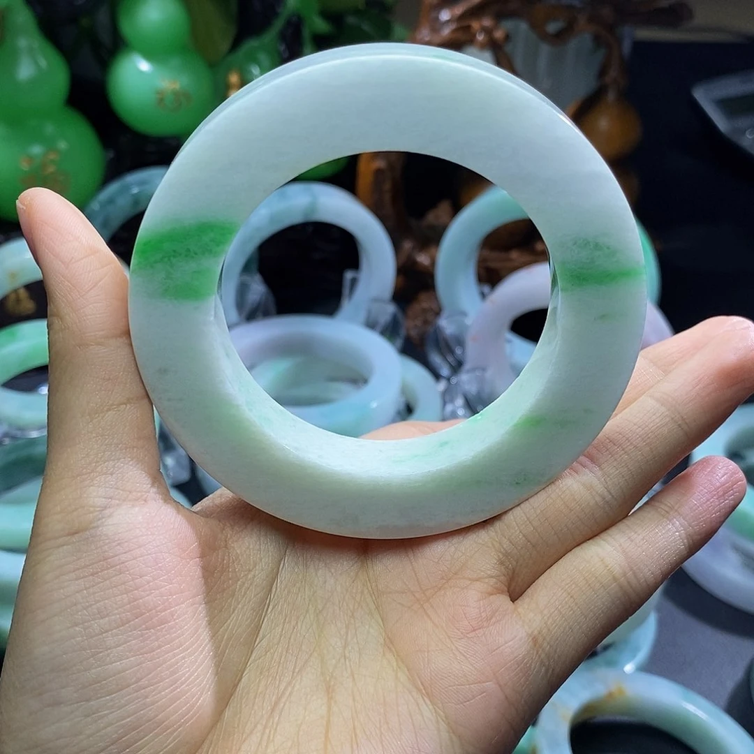 未镶嵌手镯定制翡翠俐**雨