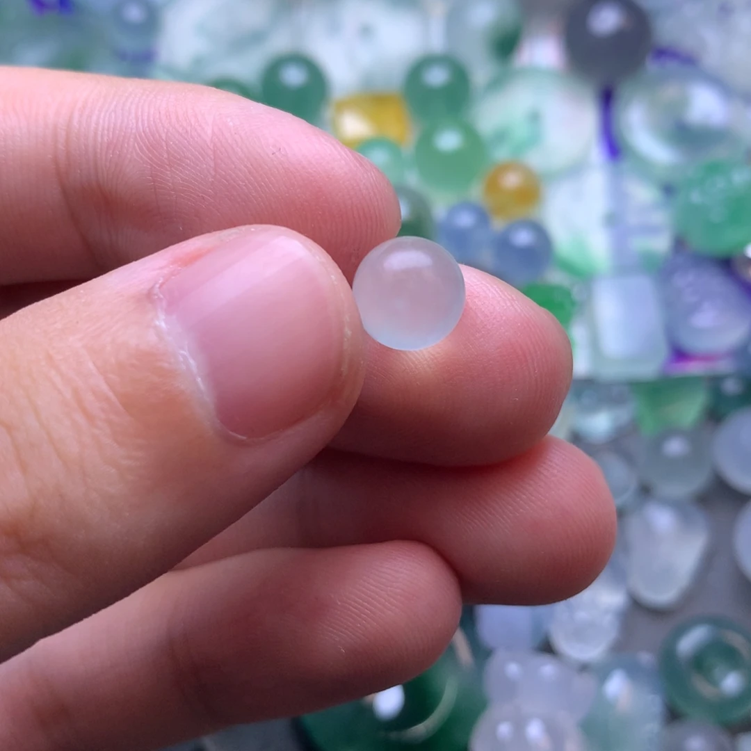 定制翡翠未镶嵌挂件