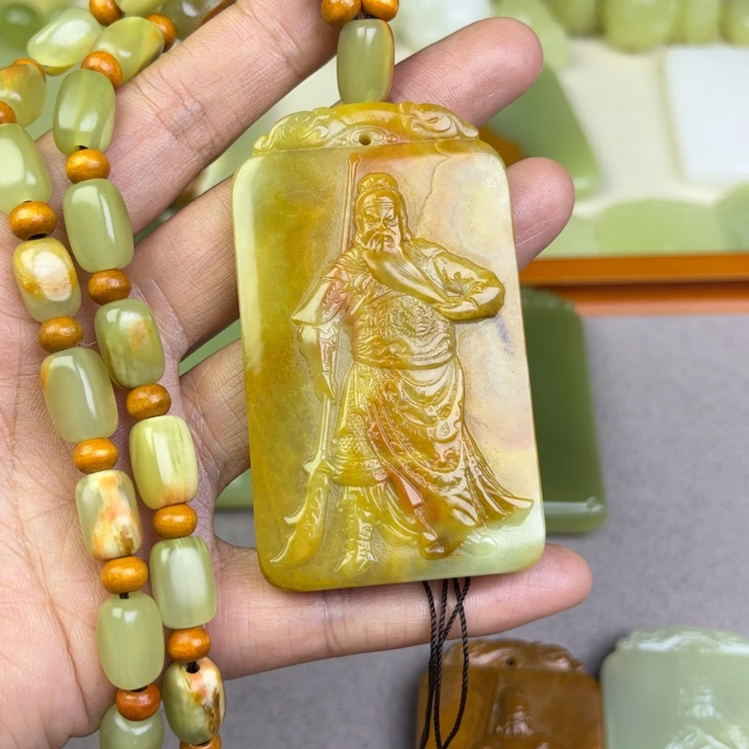 新疆昆仑山料关公