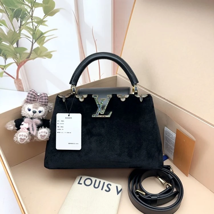 99新/路易威登/C537107311/包包