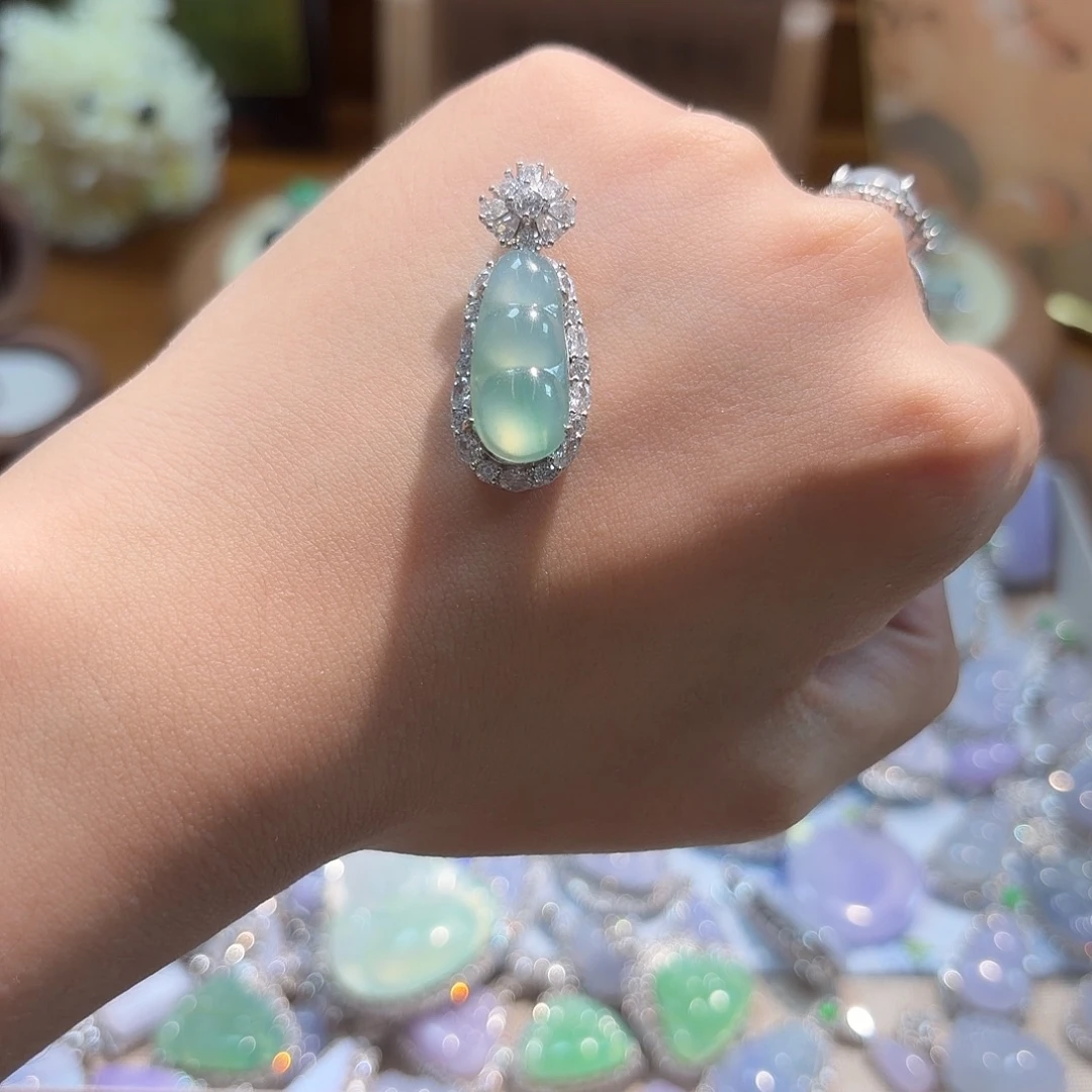 俊***哥翡翠银S925镶嵌吊坠(赠链)