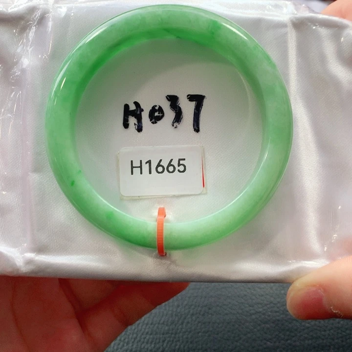 翡翠手镯未镶嵌天然翡翠手镯01