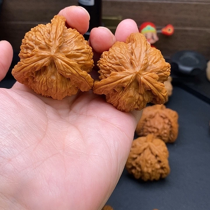 一***安把件文玩核桃白奔