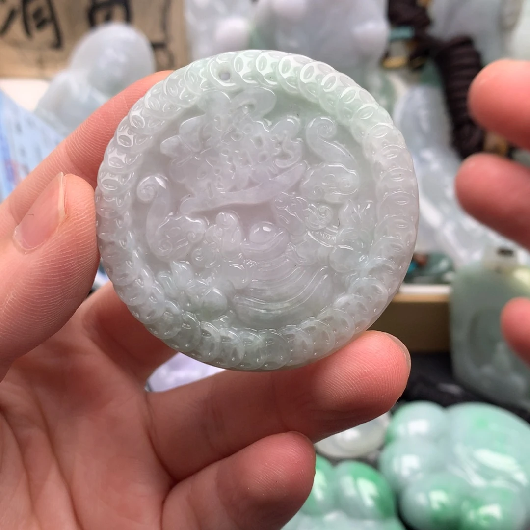 吊坠(不含链)未镶嵌翡翠