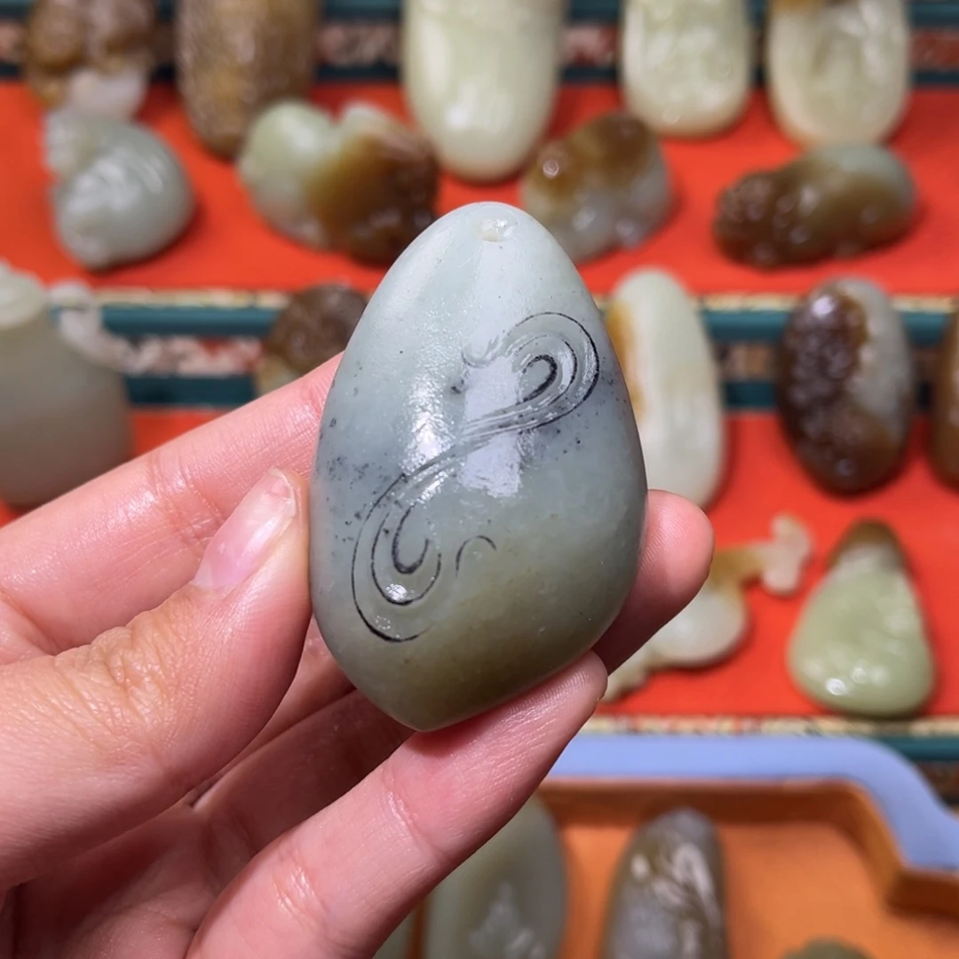 和田玉未镶嵌挂件