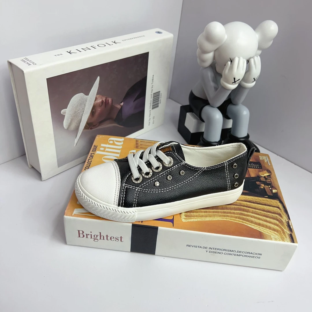 8076芭芭鸭儿童童鞋男女童户外休闲板鞋