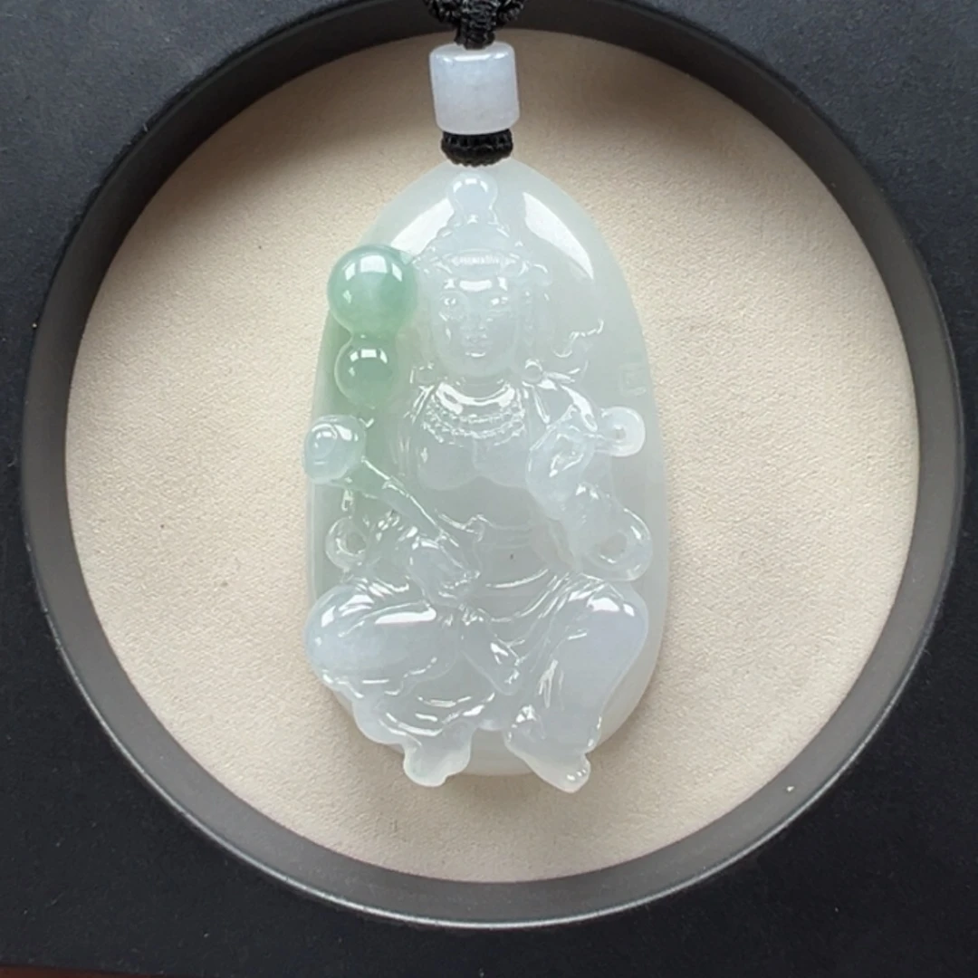 翡翠未镶嵌颈饰观音