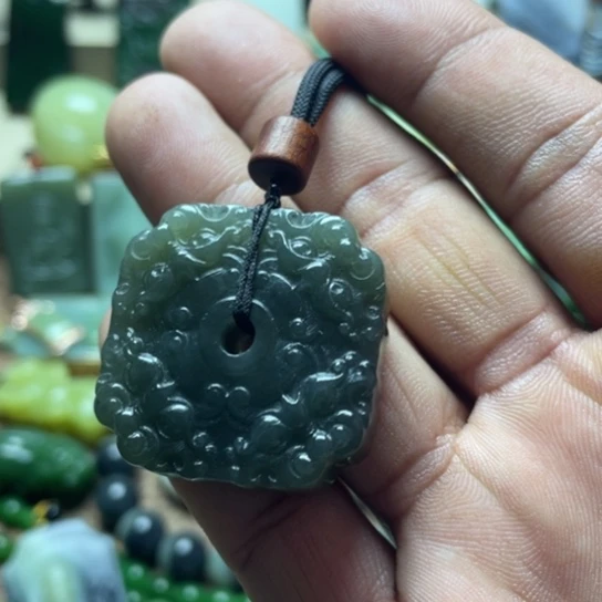 和田玉（糖玉）未镶嵌颈饰