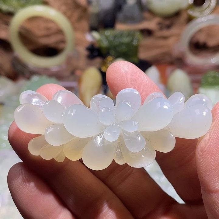 蛇纹石玉未镶嵌珠宝奇石
