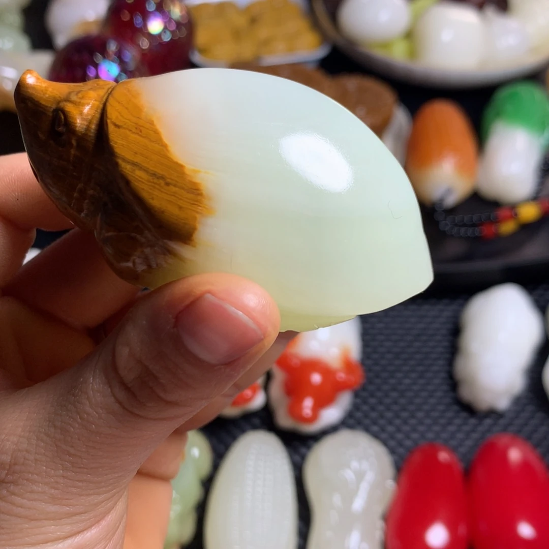 新疆戈壁石五彩石