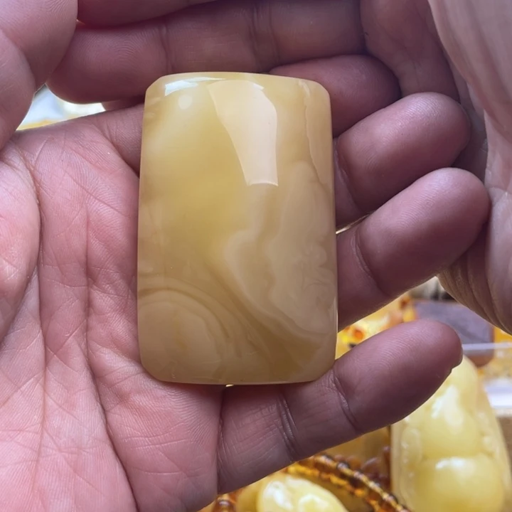 蜜蜡手串未镶嵌吊坠