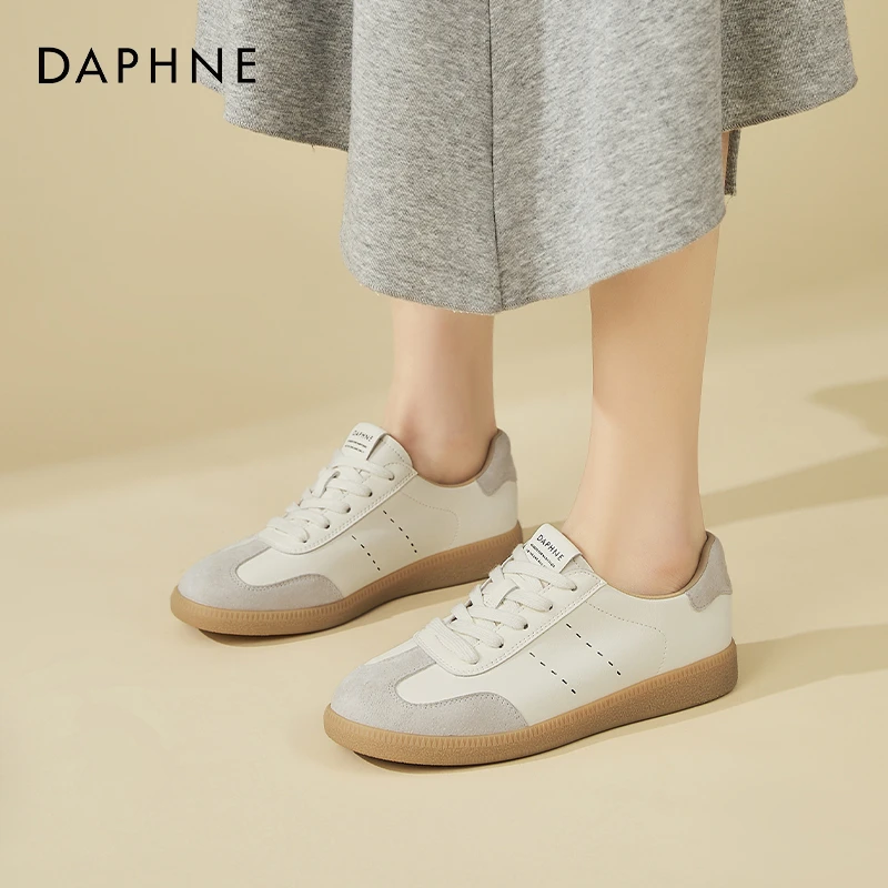 达芙妮女鞋春季新款平底时尚透气德训鞋百搭舒适软底运动休闲板鞋
