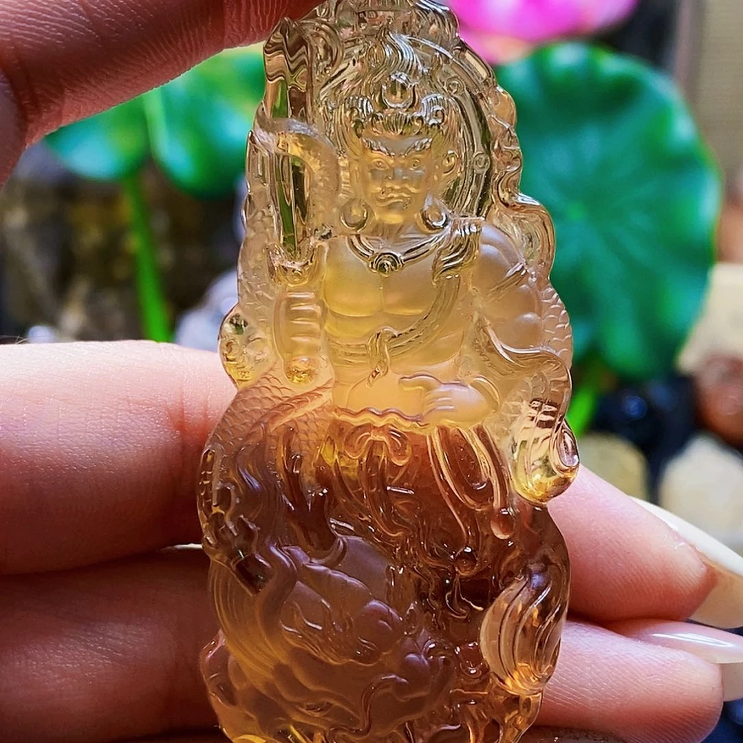 未镶嵌颈饰水晶吊墜