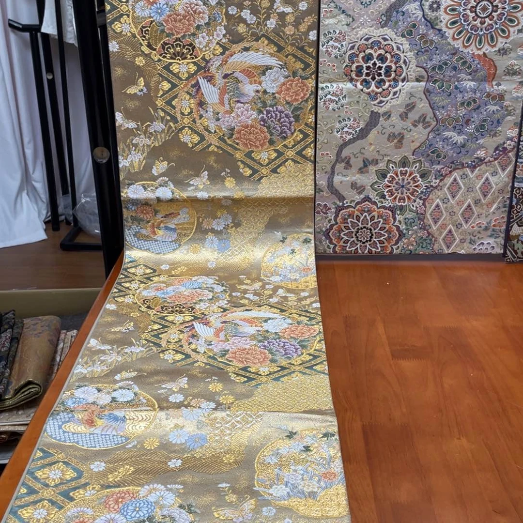 织绣本金箔凤凰牡丹纹