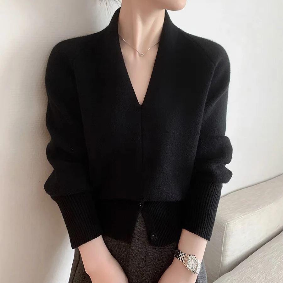 设计感小众V领针织衫女秋冬季时尚气质显瘦百搭毛衣独特收腰上衣