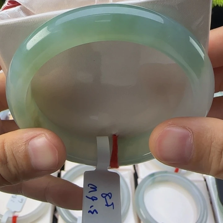 未镶嵌手镯翡翠翡翠手镯