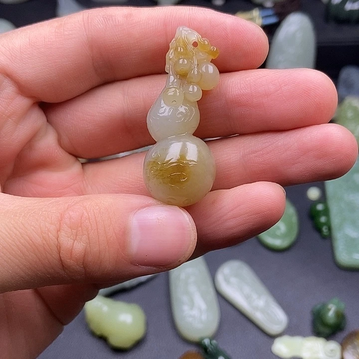 未镶嵌和田玉挂件