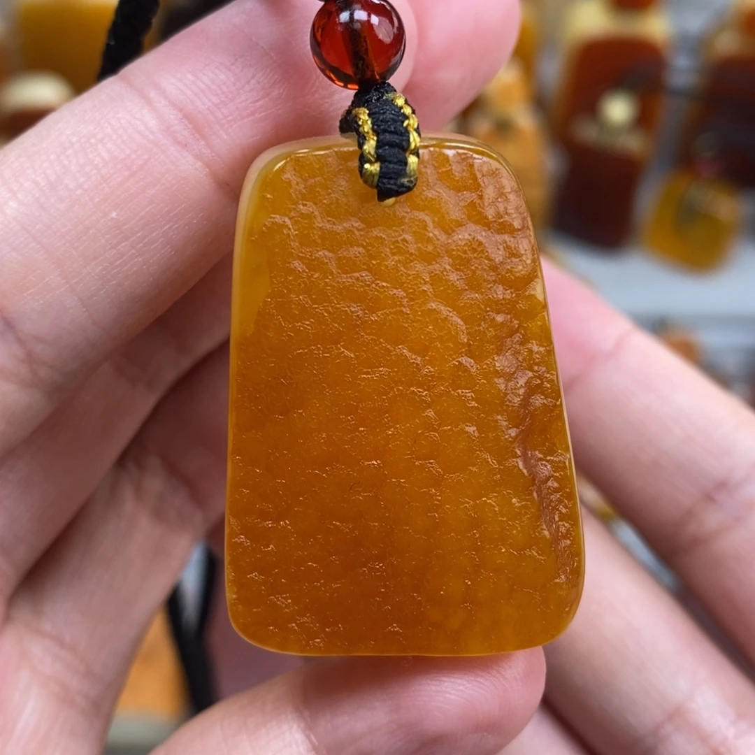 蜜蜡未镶嵌珠宝奇石