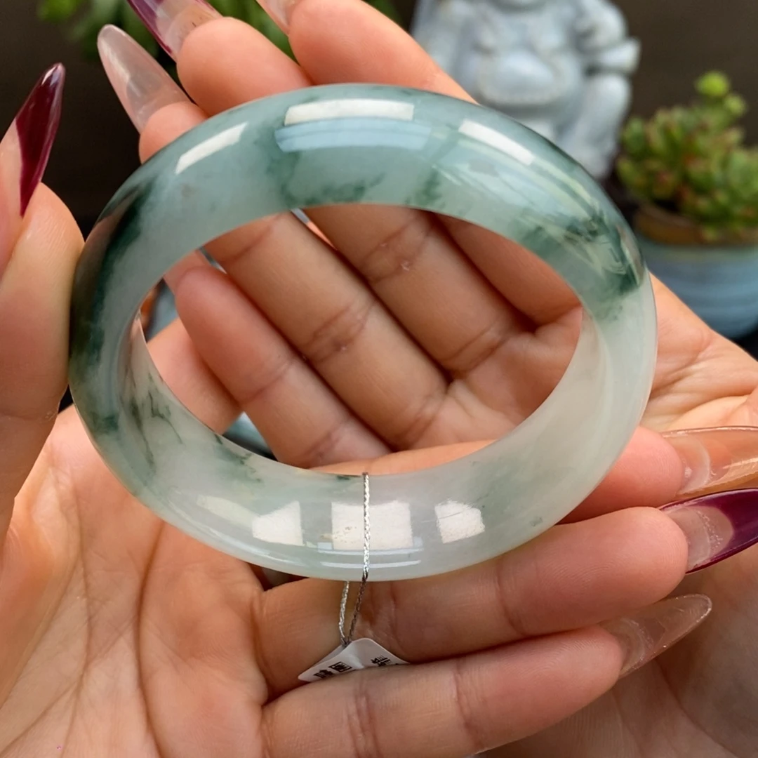 翡翠手镯未镶嵌天然