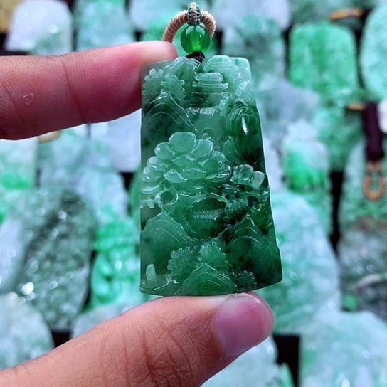 吊坠(不含链)未镶嵌翡翠