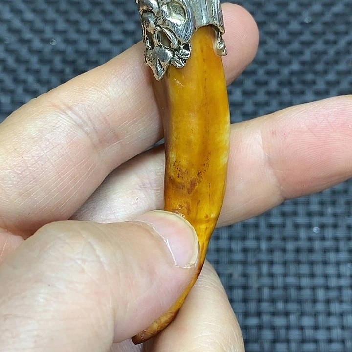 吊坠滴血莲花菩提