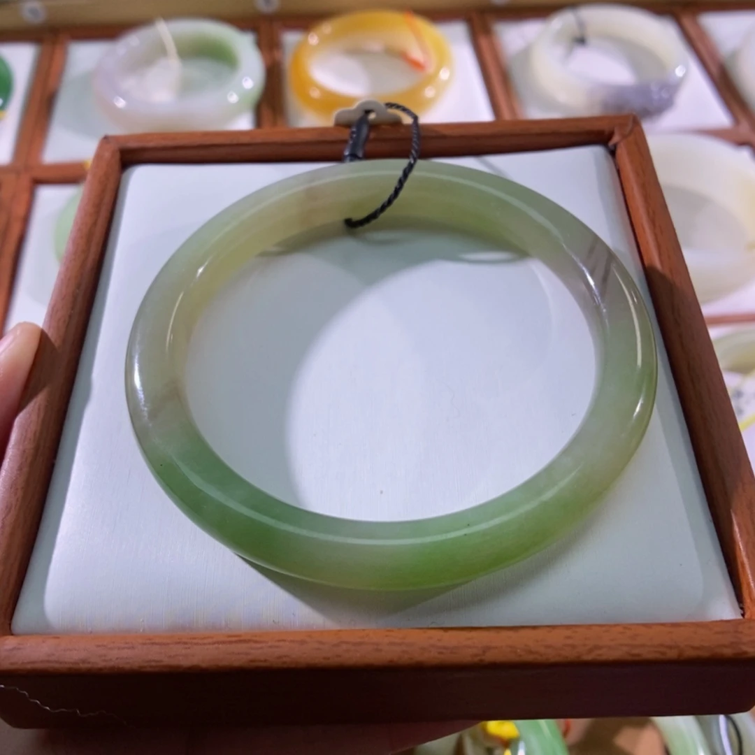 【闪购商品】未镶嵌手镯和田玉（翠青玉）