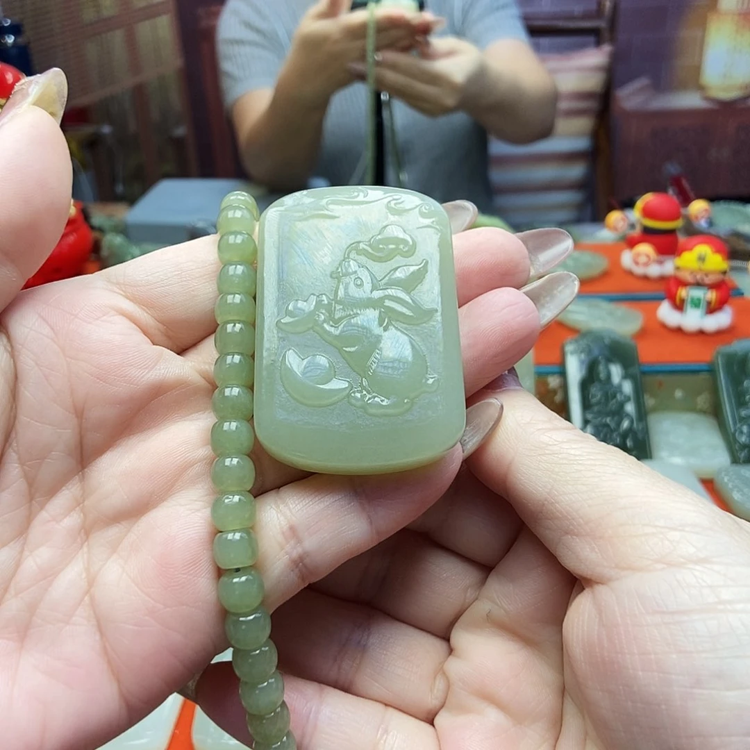 颈饰未镶嵌和田玉龍*