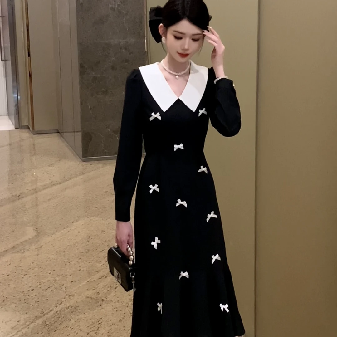 春季蝴蝶法式连衣裙减龄显瘦小黑裙赫本风黑色长款