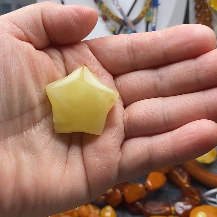琥珀未镶嵌裸石琥珀