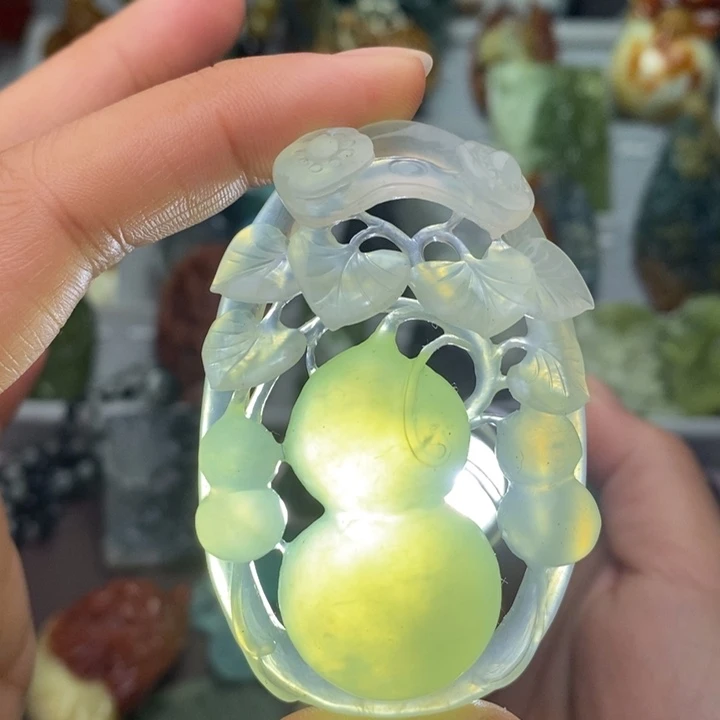 蛇纹石玉未镶嵌颈饰