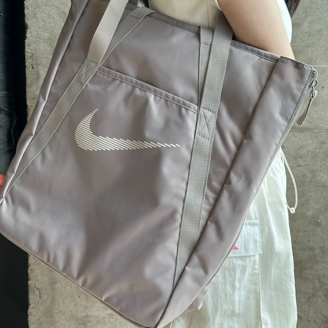 【滔搏联动】NIKE耐克女子 NK GYM TOTE 夏季轻便单肩包DR7217-009