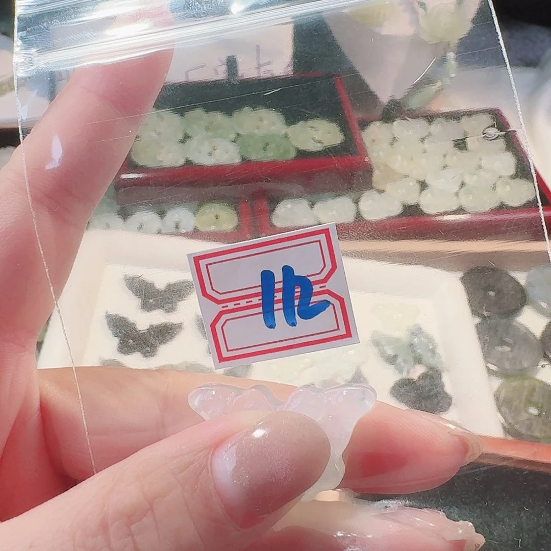 蛇纹石玉颈饰合金精美礼品