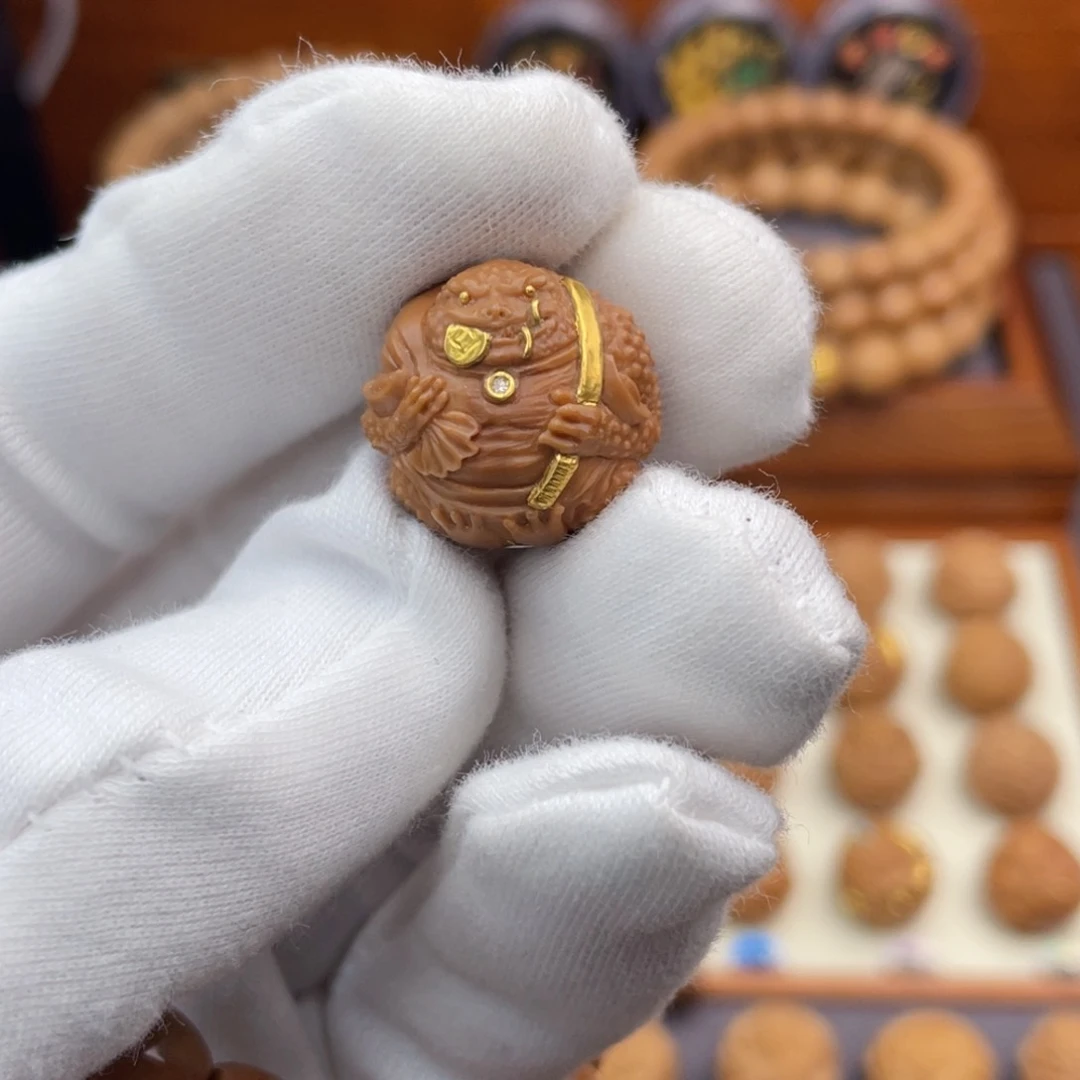 猴头核桃吊坠满工布袋金蟾