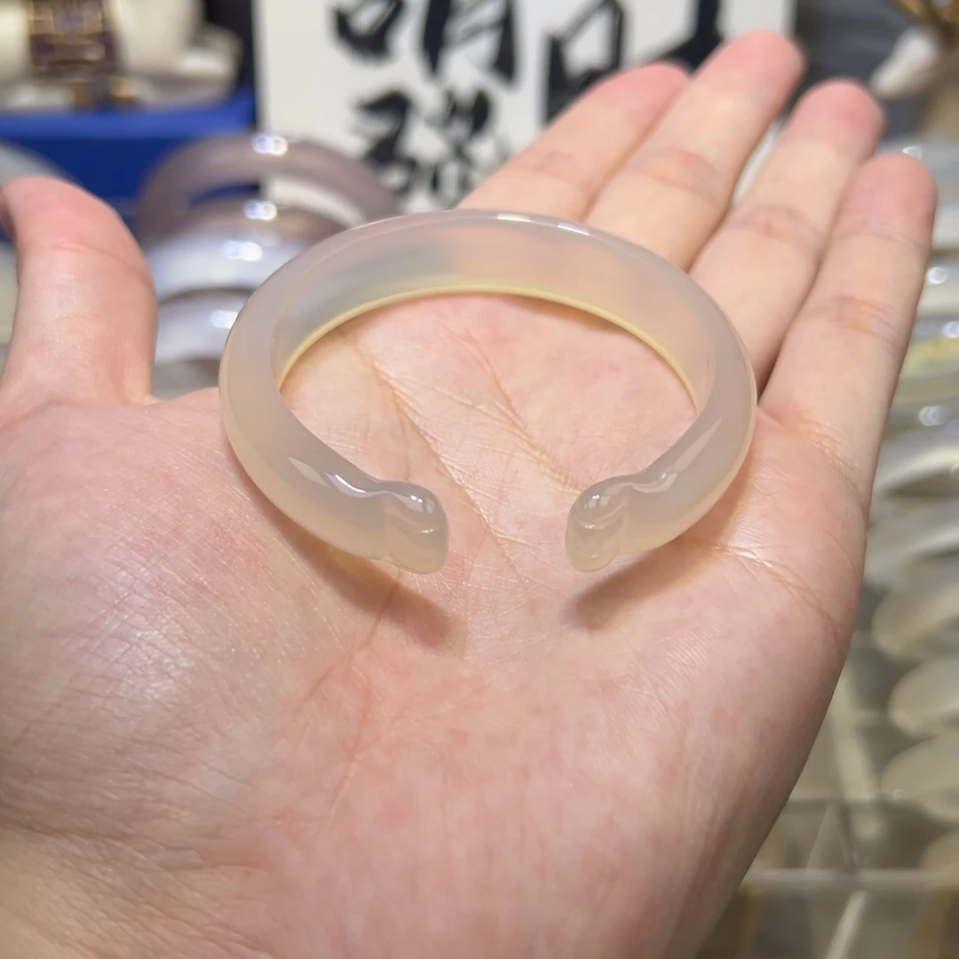 手镯玛瑙/玉髓未镶嵌