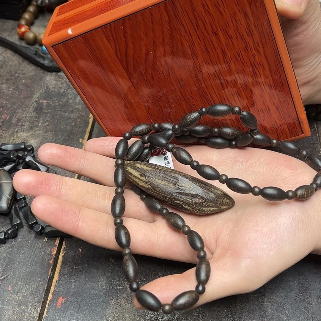 大叶紫檀（黑酸枝木类）