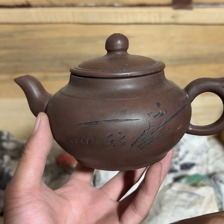 茶壶紫砂老厂紫砂壶一件。