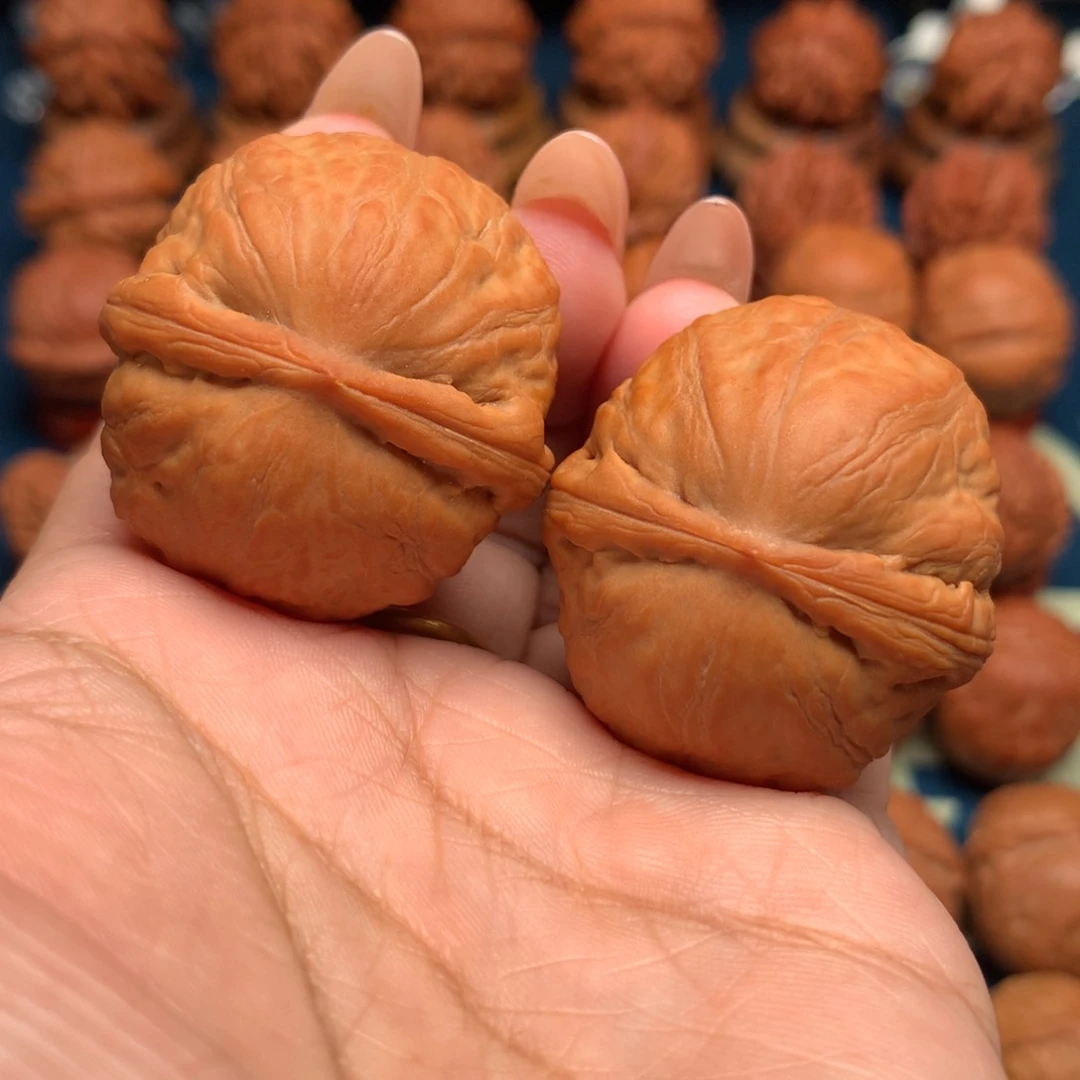 把件文玩核桃大绣球