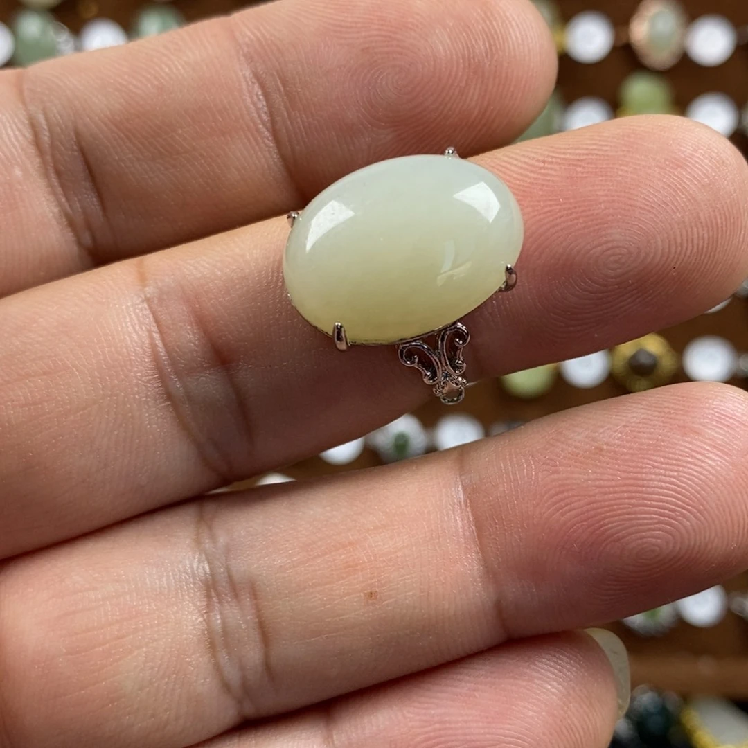 和田玉（青白玉）戒指合金