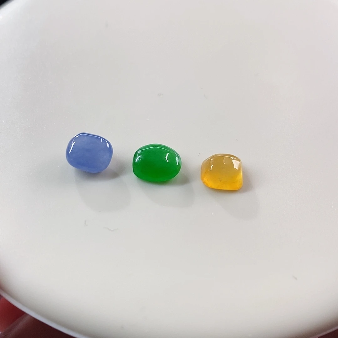 颈饰未镶嵌翡翠一手浓彩