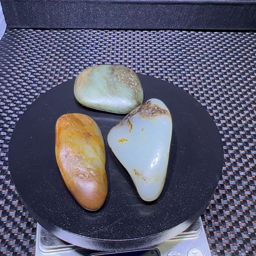 吊坠(不含链)未镶嵌和田玉（子料）140