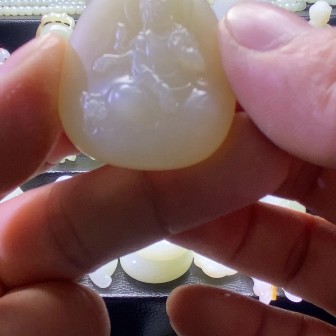 湴***儿和田玉未镶嵌颈饰