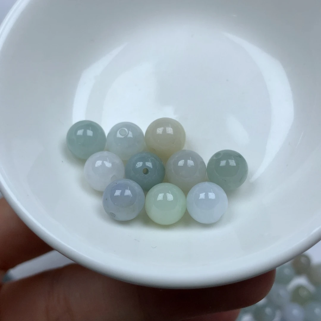 翡翠颈饰未镶嵌卡8。10颗。