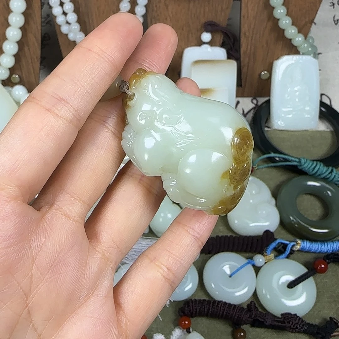 和田玉未镶嵌颈饰