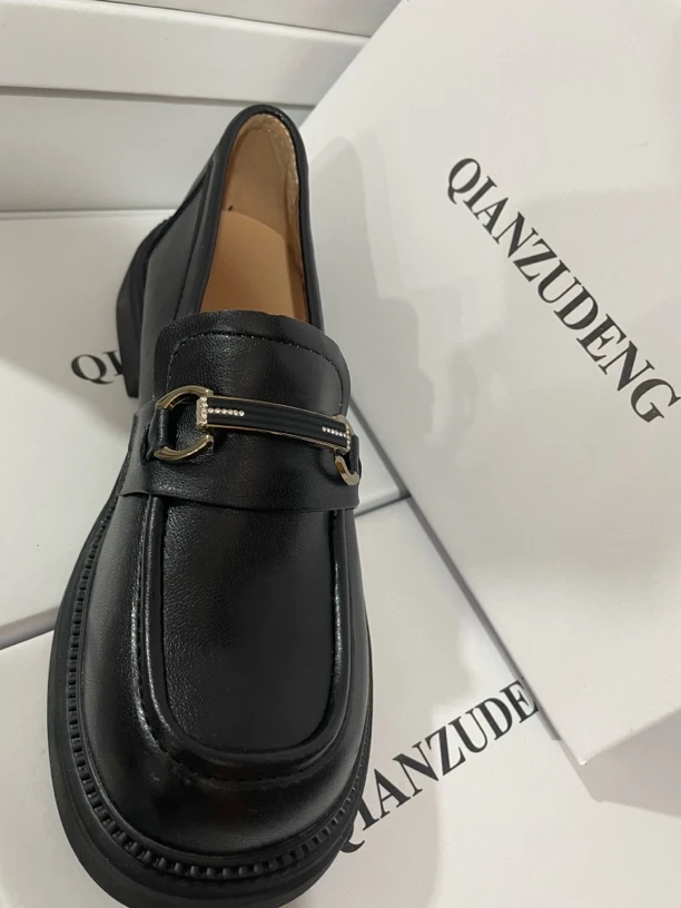 2310  (B 区) 乐福鞋时尚百搭小皮鞋 (拍大一码)