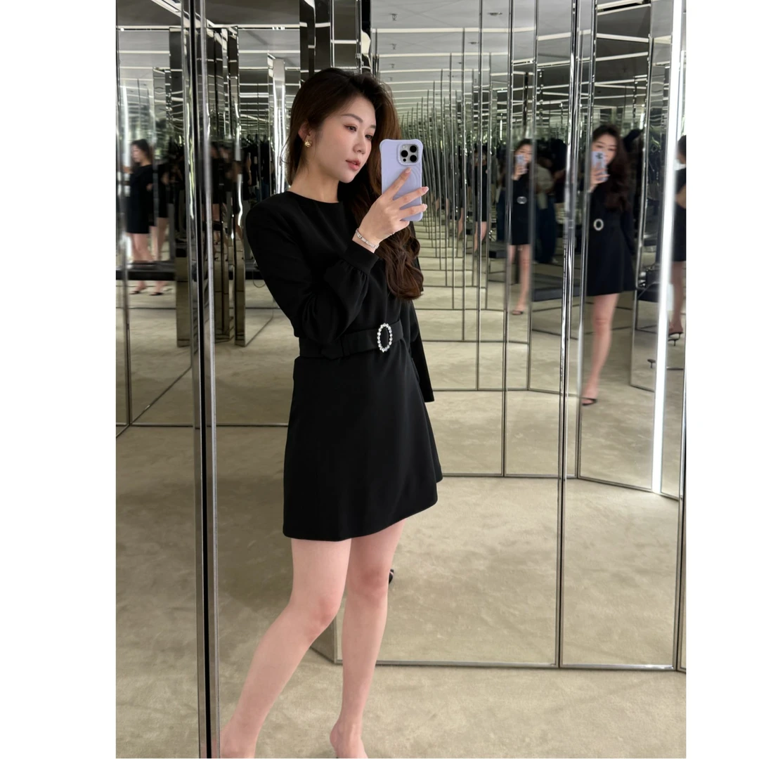 『夜宴序章』圆领灯笼袖钻石腰带露背连衣裙