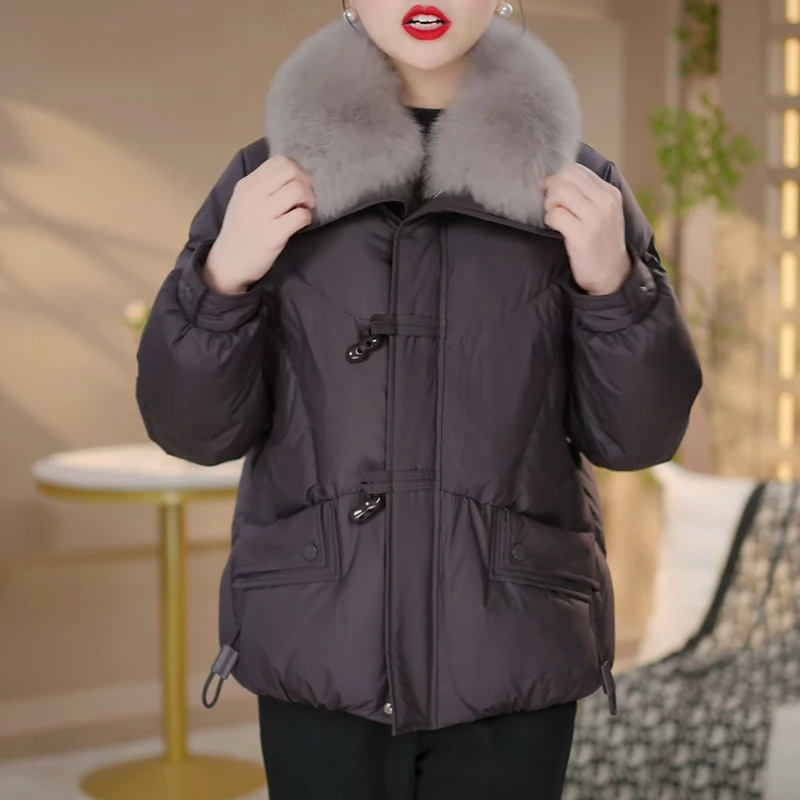 时尚洋气白鸭绒羽绒服2025冬新款女时尚妈妈气质毛领短款保暖外套