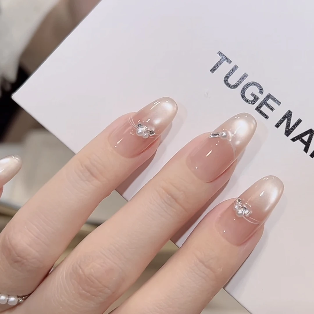 音乐家-TugeNail高定 纯欲千金美甲显白珍珠带钻手工猫眼美甲TGLI