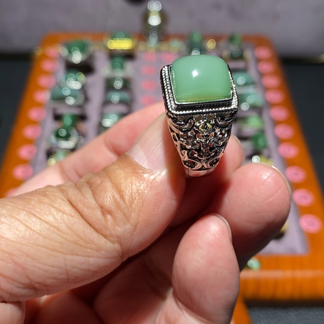 和田玉未镶嵌戒指